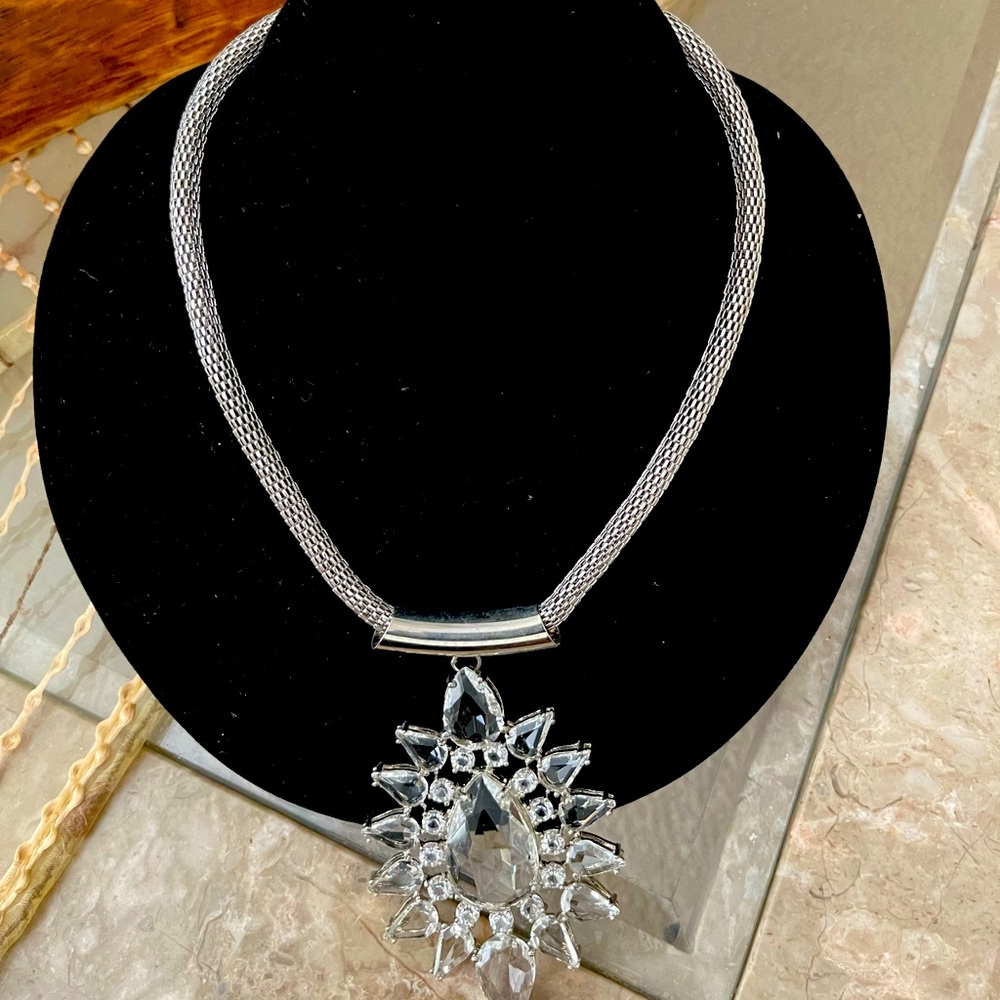 “Fairytale” necklace clear